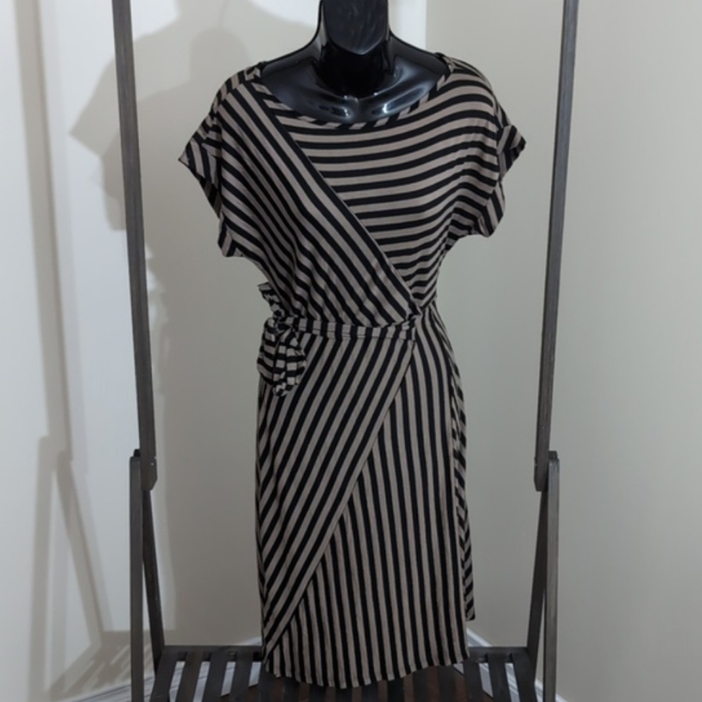 Green Envelope| Black and Tan Striped Short Sleeve Midi Dress